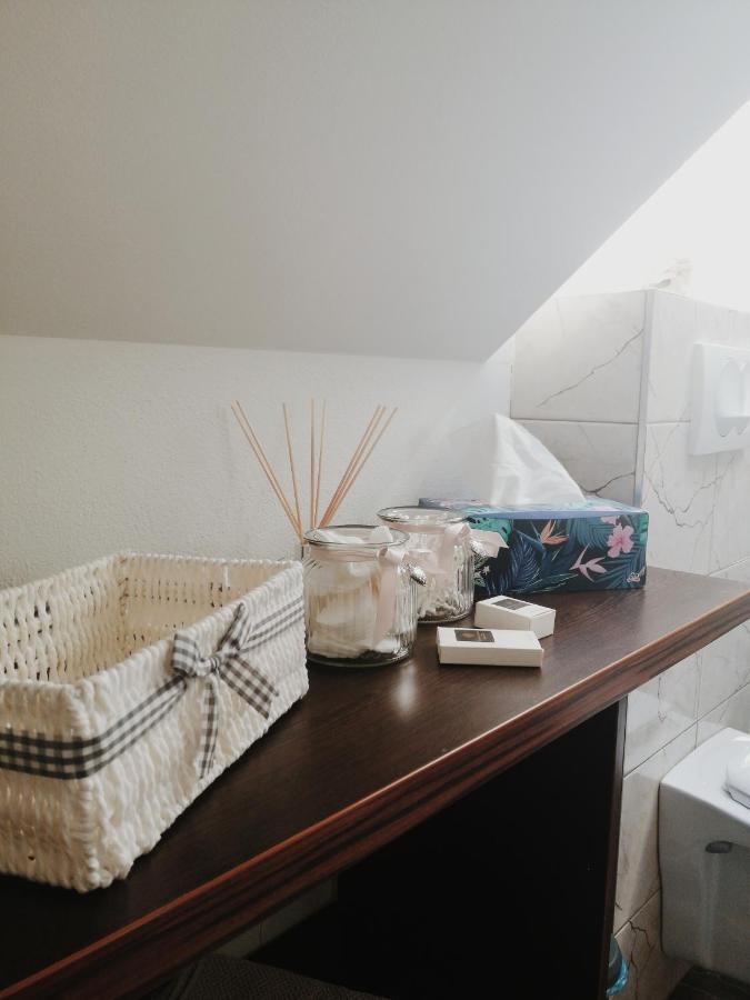 Apartman Pri Parku Sered' Buitenkant foto