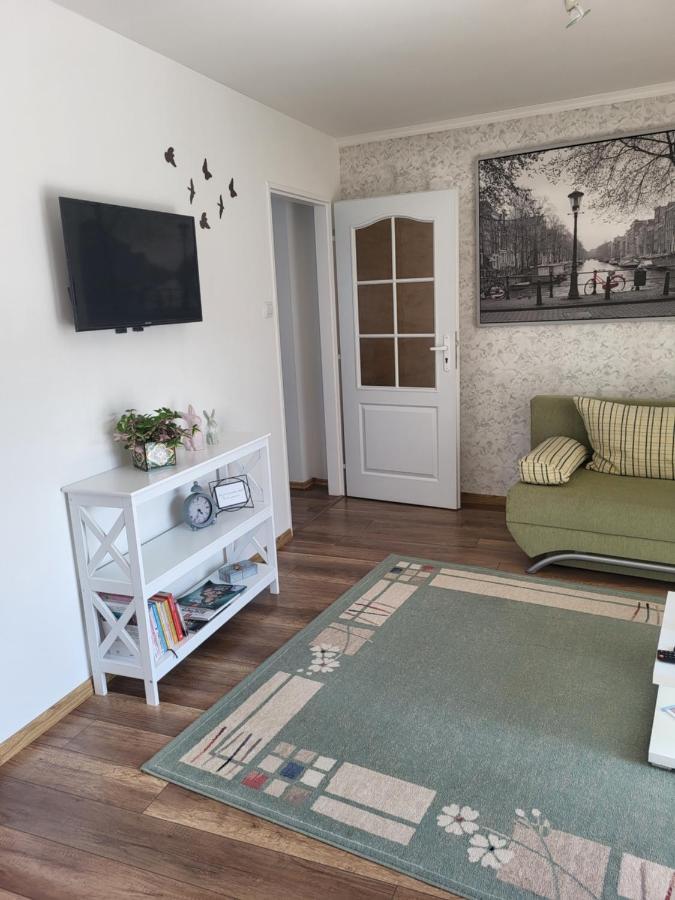 Apartman Pri Parku Sered' Buitenkant foto
